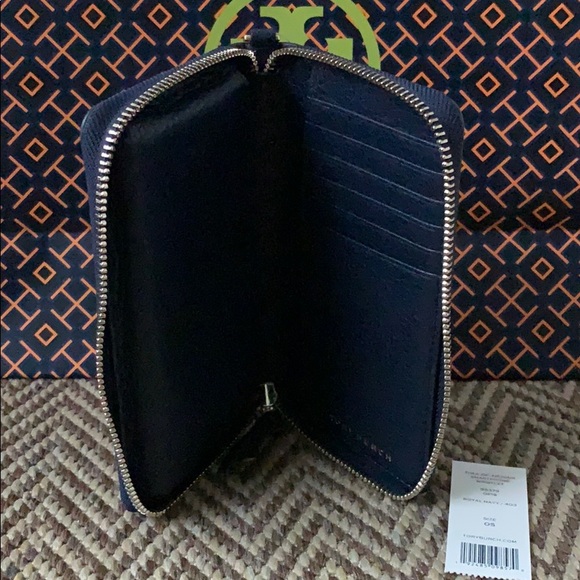 NWT last one❤️Tory Burch Smartphone Wristlet - Picture 6 of 8